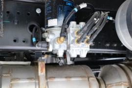 陕汽重卡底盘&nbsp;垃圾运输车底盘图片