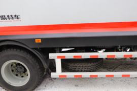 陕汽重卡底盘&nbsp;垃圾运输车底盘图片