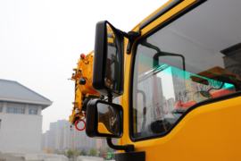 陕汽重卡底盘&nbsp;随车吊外观图片