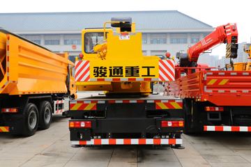 陕汽重卡底盘&nbsp;随车吊外观图片