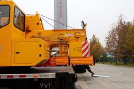 陕汽重卡底盘&nbsp;随车吊上装图片