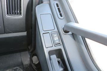 һ����� J6L�п� �ʻݰ� 240���� 4X2 6.75�ײ�դʽ�ػ���(CA5180CCYP62K1L4A1E5)ͼƬ