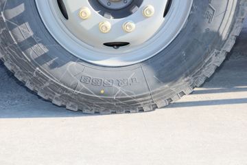 һ����� J6L�п� �ʻݰ� 240���� 4X2 6.75�ײ�դʽ�ػ���(CA5180CCYP62K1L4A1E5)ͼƬ