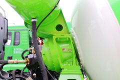 陕汽重卡 德龙新M3000 340马力 8X4 7.95方混凝土搅拌车(SX5310GJBMB6)