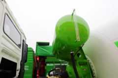 陕汽重卡 德龙新M3000 340马力 8X4 7.95方混凝土搅拌车(SX5310GJBMB6)