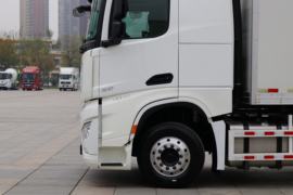 德龙X6000&nbsp;中置轴车辆运输车外观图片