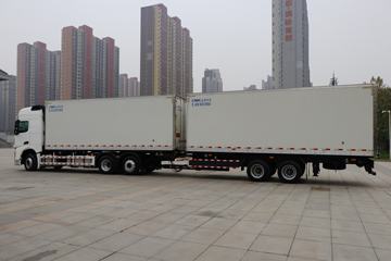 德龙X6000&nbsp;中置轴车辆运输车外观图片