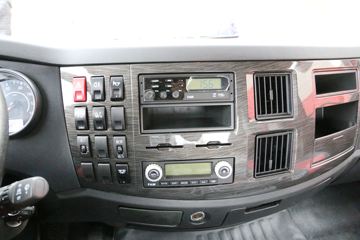 һ����� J6L�п� 2019�� �캽�� 220���� 4X2 6.75�������ػ���(CA1180P62K1L4E5)ͼƬ