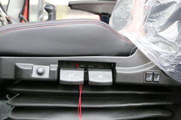 һ����� J6L�п� 2019�� �캽�� 220���� 4X2 6.75�������ػ���(CA1180P62K1L4E5)ͼƬ