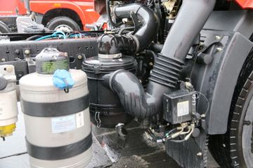 һ����� J6L�п� 2019�� �캽�� 220���� 4X2 6.75�������ػ���(CA1180P62K1L4E5)ͼƬ