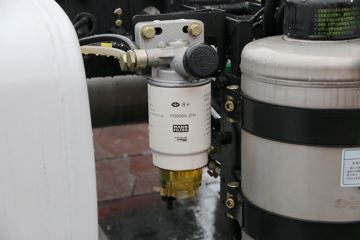 һ����� J6L�п� 2019�� �캽�� 220���� 4X2 6.75�������ػ���(CA1180P62K1L4E5)ͼƬ