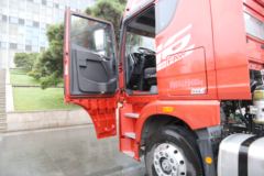 青岛解放 JH6重卡 领航版 550马力 6X4 牵引车(CA4250P25K25T1E5A80)