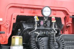 青岛解放 JH6重卡 领航版 550马力 6X4 牵引车(CA4250P25K25T1E5A80)