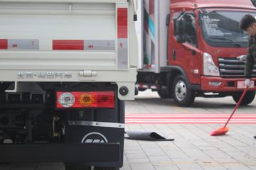 �������� С��բ� 95���� 4X2 3.3����ж��(����)ͼƬ