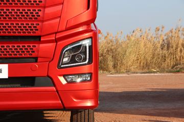 �ൺ��� JH6�ؿ� ������Ϸ��� 550���� 6X4 AMT�Զ���ǣ����(CA4259P25K2T1E5A80)ͼƬ