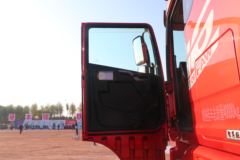 青岛解放 JH6重卡 智尊版南方款 550马力 6X4 AMT自动档牵引车(CA4259P25K2T1E5A80)