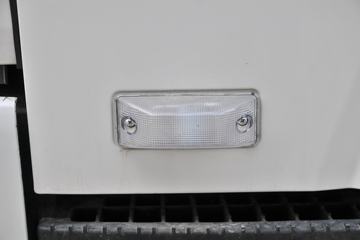 һ������ ��Ź�ʨ 120���� 4X2 ���ϳ�ͼƬ