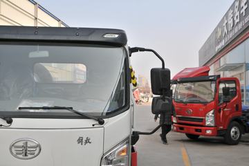 һ������ ��Ź�ʨ 120���� 4X2 ���ϳ�ͼƬ