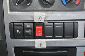 һ������ ��Ź�ʨ 120���� 4X2 ���ϳ�ͼƬ