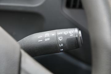 һ������ ��Ź�ʨ 120���� 4X2 ���ϳ�ͼƬ