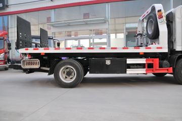 һ������ ��Ź�ʨ 120���� 4X2 ���ϳ�ͼƬ