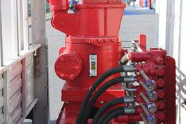 雷萨&nbsp;随车吊上装图片