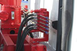 雷萨&nbsp;随车吊上装图片