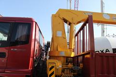 福田 欧曼5系 210马力 6X2 随车吊(ETX-2200平顶驾驶室)