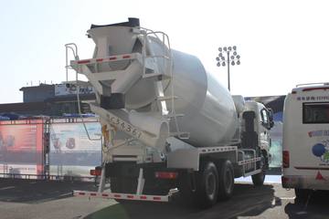 福田欧曼底盘&nbsp;混凝土搅拌车外观                                                图片