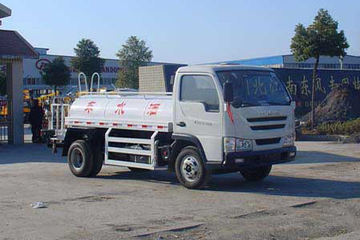 跃进 103马力 4X2 洒水车(江特牌)(JDF5040GSSY)