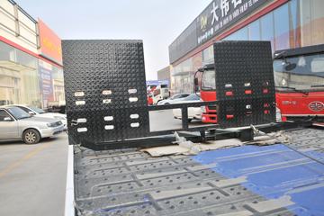 һ������ ��Ź�ʨ 120���� 4X2 ���ϳ�ͼƬ