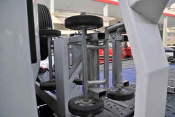 һ������ ��Ź�ʨ 120���� 4X2 ���ϳ�ͼƬ