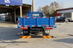 飞碟奥驰 D3系列 130马力 5.76米排半栏板载货车(FD1101P63K5-2)