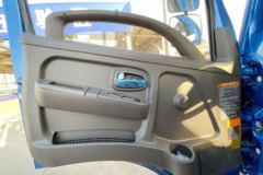 飞碟奥驰 D3系列 130马力 5.76米排半栏板载货车(FD1101P63K5-2)