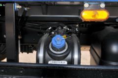 飞碟奥驰 D3系列 130马力 5.76米排半栏板载货车(FD1101P63K5-2)