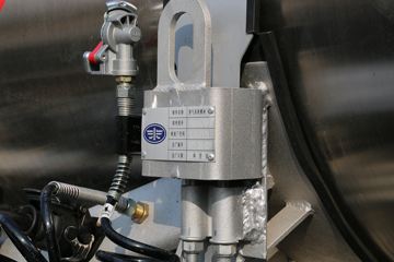 һ����� ��J6P�ؿ� �ʻݰ�2.0������ 440���� 6X4 LNGǣ����(CA4250P66M25T1E6)ͼƬ