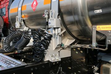 һ����� ��J6P�ؿ� �ʻݰ�2.0������ 440���� 6X4 LNGǣ����(CA4250P66M25T1E6)ͼƬ