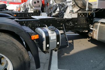 һ����� ��J6P�ؿ� �ʻݰ�2.0������ 440���� 6X4 LNGǣ����(CA4250P66M25T1E6)ͼƬ