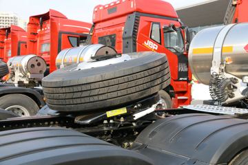 һ����� ��J6P�ؿ� �ʻݰ�2.0������ 440���� 6X4 LNGǣ����(CA4250P66M25T1E6)ͼƬ