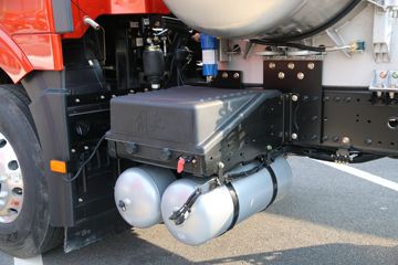 һ����� ��J6P�ؿ� �ʻݰ�2.0������ 440���� 6X4 LNGǣ����(CA4250P66M25T1E6)ͼƬ