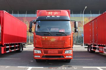一汽解放 J6L中卡 22020款 领航版 寒区款 240马力 4X2 7.7米厢式载货车(CA5180XXYP62K1L5E5)