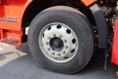 一汽解放 J6L中卡 2020款 领航版 绿通 240马力 4X2 6.8米厢式载货车(CA5180XXYP62K1L4E5)