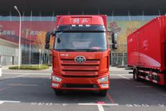 一汽解放 J6L中卡 质惠版 220马力 4X2 6.8米厢式载货车(CA5180XXYP62K1L4E5)