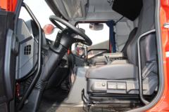 一汽解放 J6L中卡 质惠版 220马力 4X2 6.8米厢式载货车(CA5180XXYP62K1L4E5)