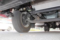 一汽解放 J6L中卡 质惠版 220马力 4X2 6.8米厢式载货车(CA5180XXYP62K1L4E5)