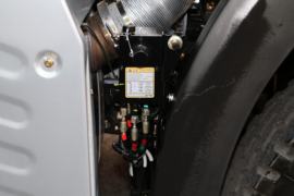 解放J6P&nbsp;自卸车底盘                                                图片