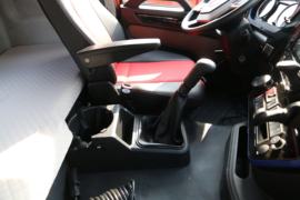 悍V&nbsp;牵引车驾驶室                                               图片