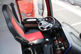 悍V&nbsp;牵引车驾驶室                                               图片