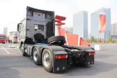 一汽解放 J7重卡 豪华版 550马力 6X4 AMT自动挡牵引车(CA4250P77K25T1E5)