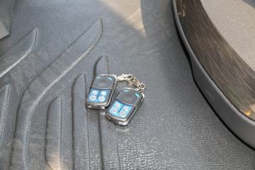 һ����� ��J6P�ؿ� 440���� 6X4 5.6��LNG������ж��(����)(CA3250P66M25L1T1E6)ͼƬ